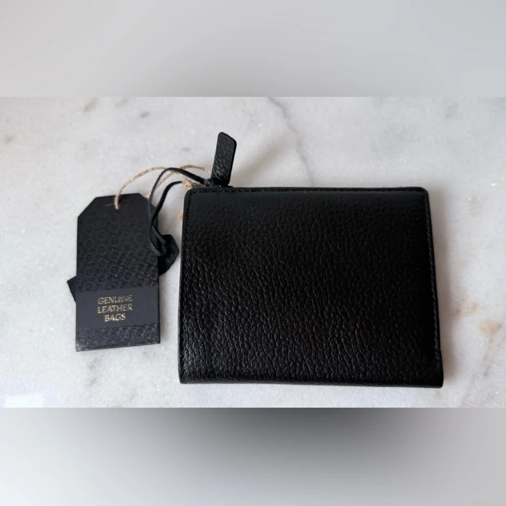Black Leather Wallet. Unisex wallet
